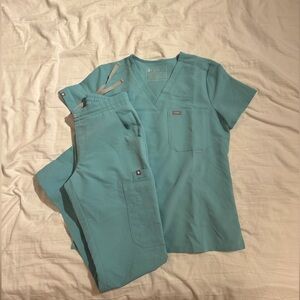 FIGS Set - Turquoise Scrub Top & Pants